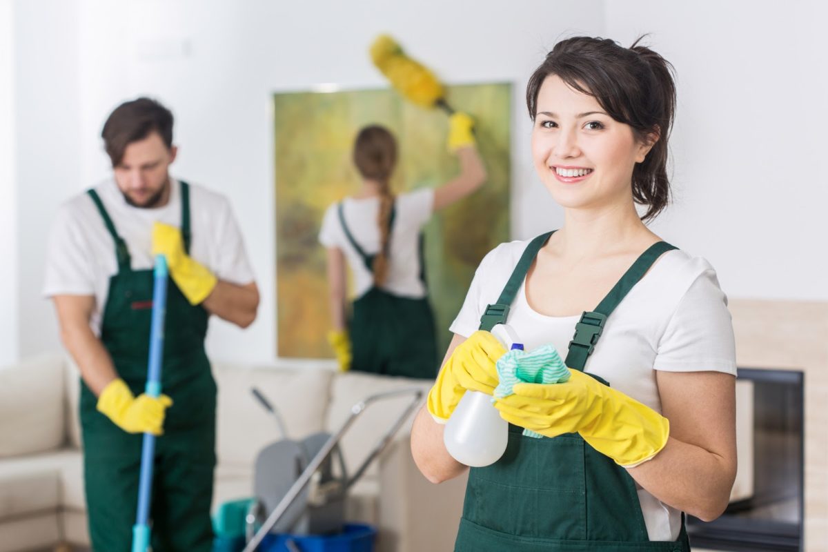 Build-a-good-relationship-with-your-house-cleaner.jpg