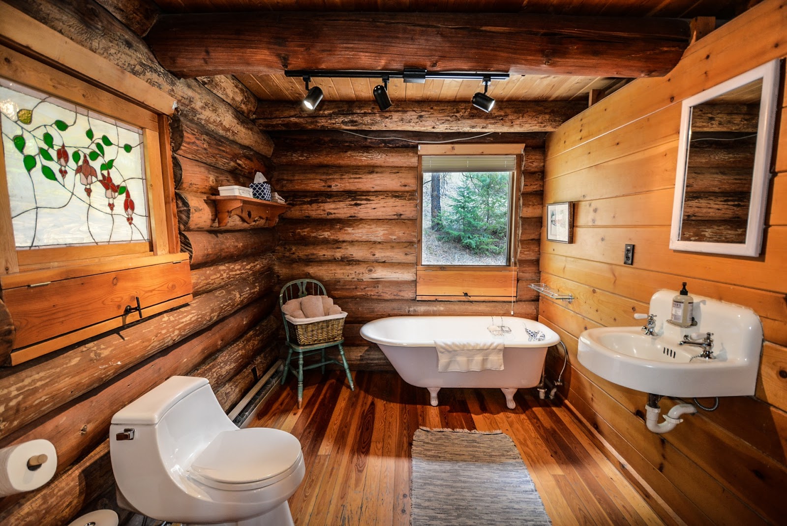 updated cottage bathroom