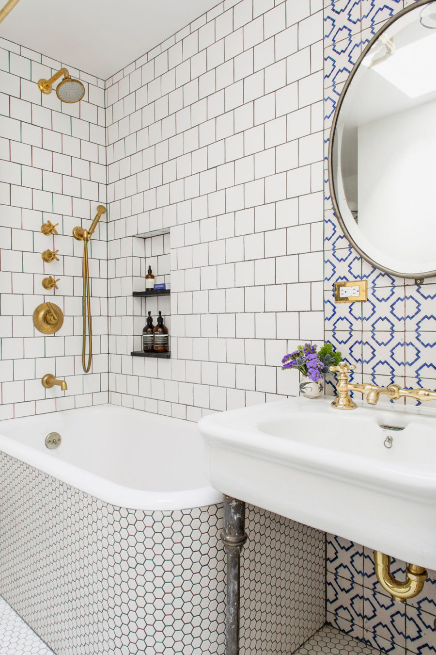 mixed tiles trend in bathroom renovation trends 2018