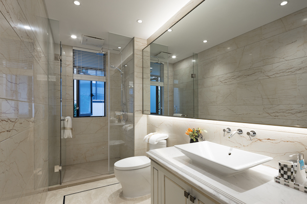 bathroom with recessed lighting