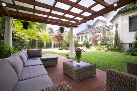 4 Outdoor Deck Designs to Welcome the Sun